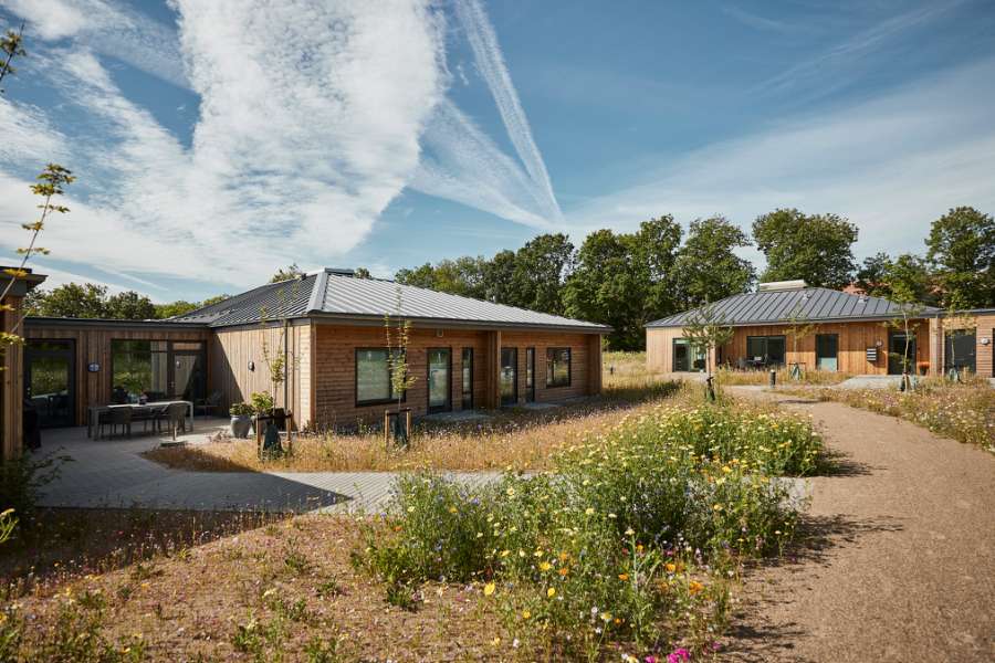 Autistenheim im Wald – „umhüllt“ von Holz und Stahlprofilen, AutismeCenter Skive, Jægervej 16, 7800 Skive